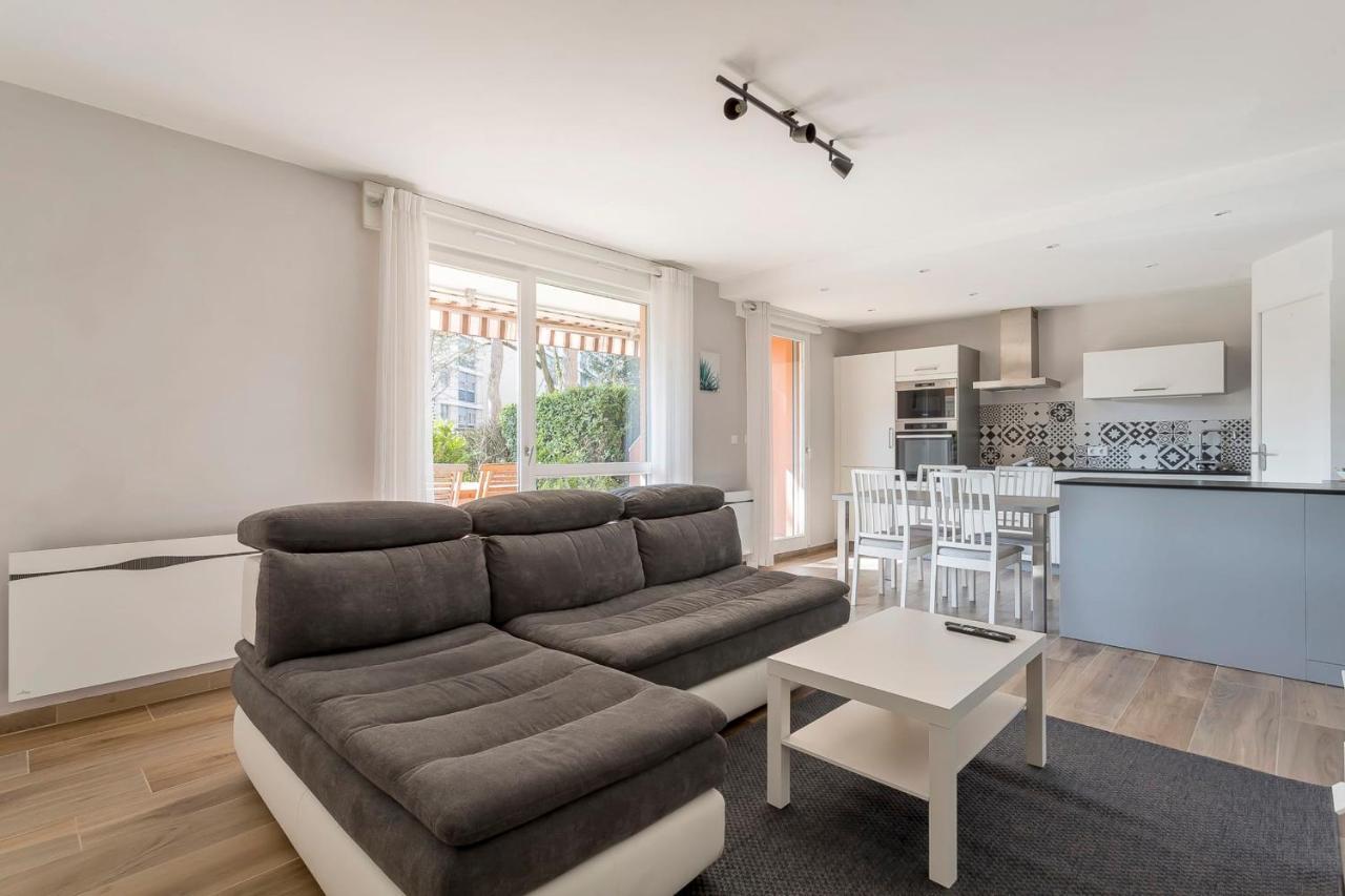 Suite Granges En Rez-De-Jardin Pour 4 Voyageurs Lione Esterno foto