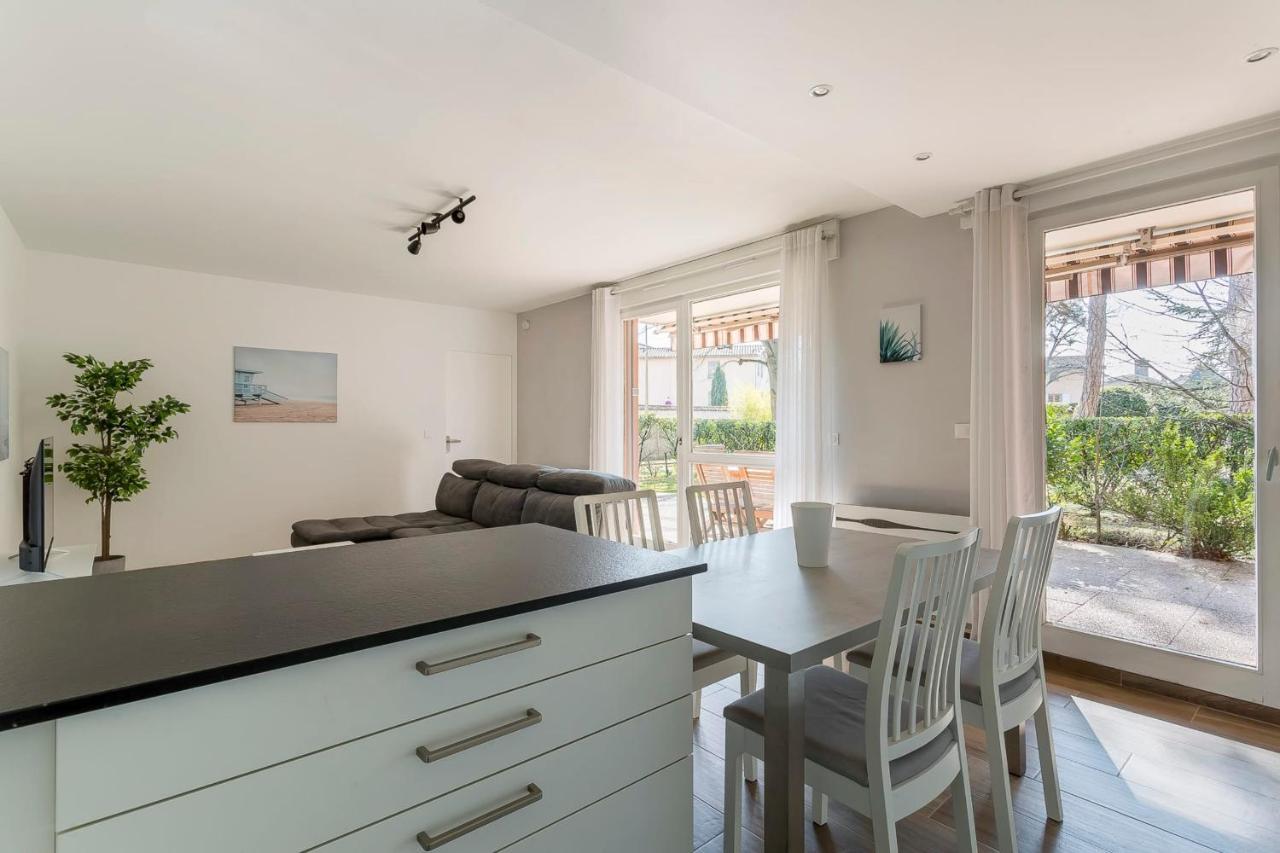Suite Granges En Rez-De-Jardin Pour 4 Voyageurs Lione Esterno foto