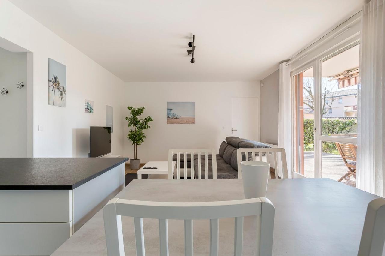 Suite Granges En Rez-De-Jardin Pour 4 Voyageurs Lione Esterno foto