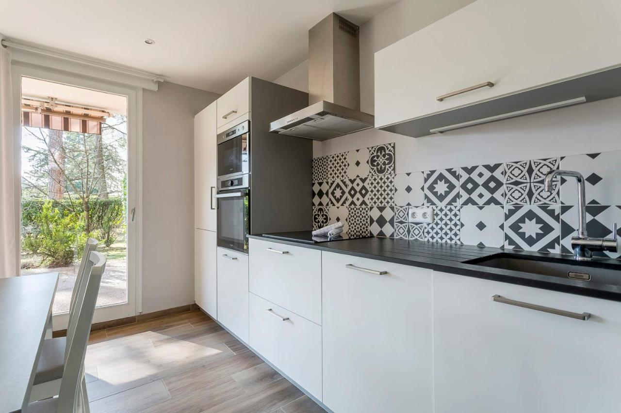Suite Granges En Rez-De-Jardin Pour 4 Voyageurs Lione Esterno foto